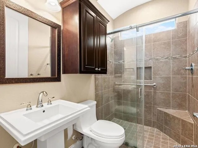 2194 RANCH LOOP DR New Braunfels, TX 78132