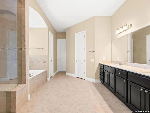 2194 RANCH LOOP DR New Braunfels, TX 78132