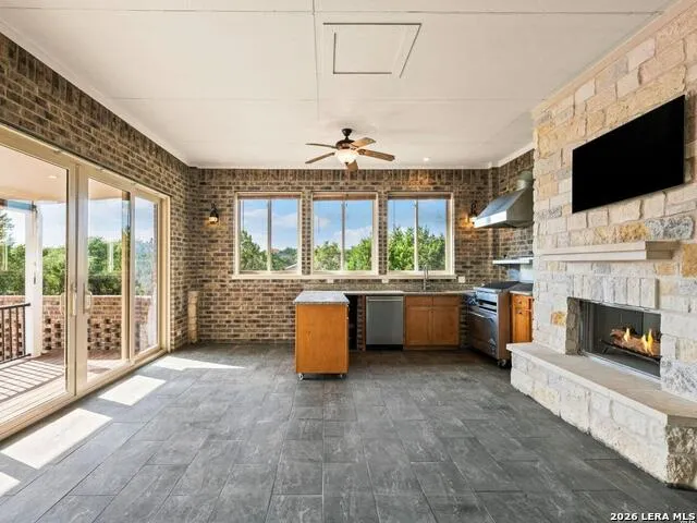 2194 RANCH LOOP DR New Braunfels, TX 78132