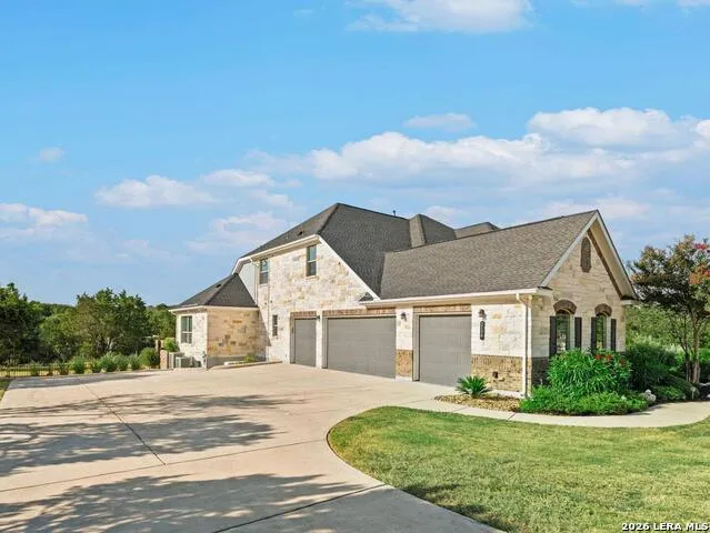 2194 RANCH LOOP DR New Braunfels, TX 78132