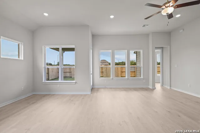 544 Paramus Park Cibolo, TX 78108