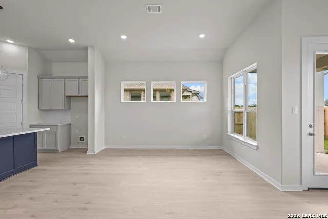 544 Paramus Park Cibolo, TX 78108