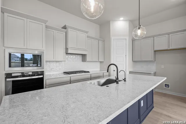 544 Paramus Park Cibolo, TX 78108