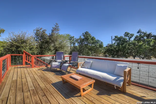 901 GLENN DR Canyon Lake, TX 78133
