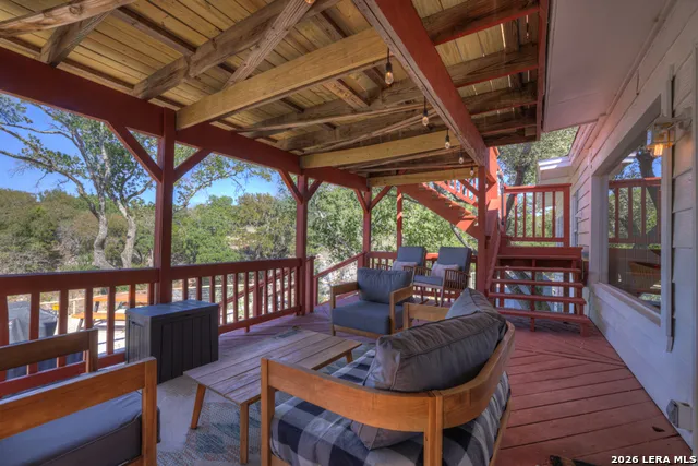 901 GLENN DR Canyon Lake, TX 78133