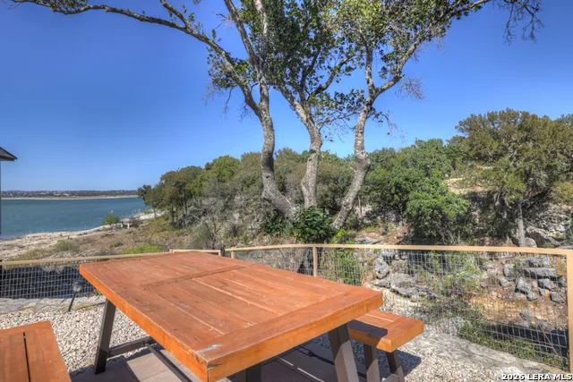 901 GLENN DR Canyon Lake, TX 78133