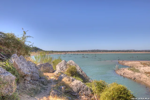 901 GLENN DR Canyon Lake, TX 78133