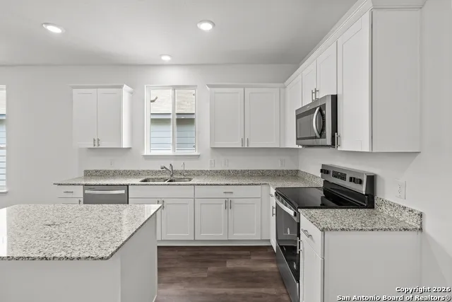 8232 Smithers Ave San Antonio, TX 78252