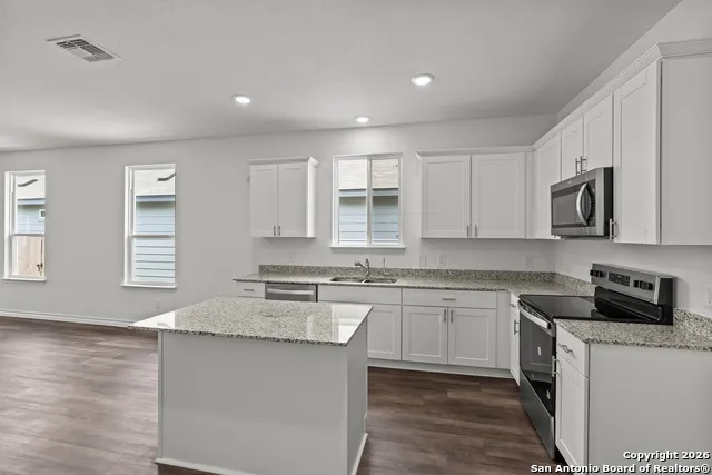 8232 Smithers Ave San Antonio, TX 78252