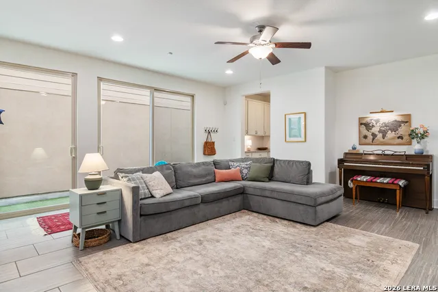 206 Ridgecrest Dr. Unit 4 San Antonio, TX 78209