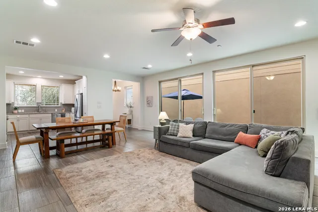 206 Ridgecrest Dr. Unit 4 San Antonio, TX 78209