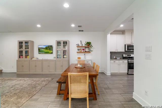 206 Ridgecrest Dr. Unit 4 San Antonio, TX 78209