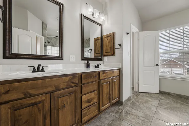 15042 Stonetower San Antonio, TX 78248