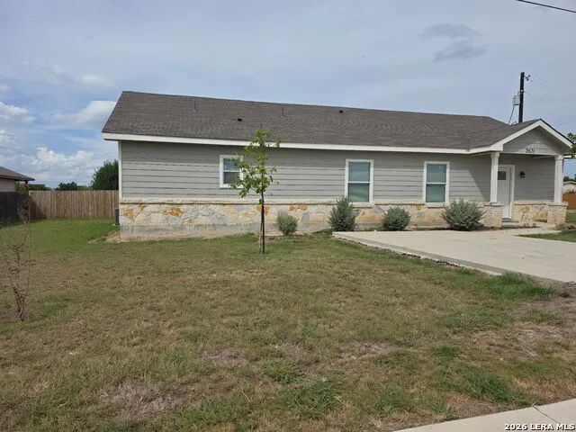 2621 pahmeyer New Braunfels, TX 78130