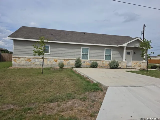 2621 pahmeyer New Braunfels, TX 78130