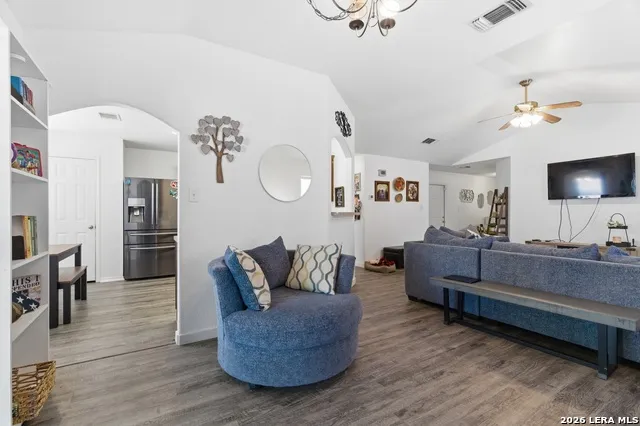 3417 WHISPER BLF Schertz, TX 78108