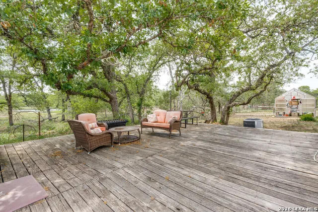 318 Hickory Run La Vernia, TX 78121