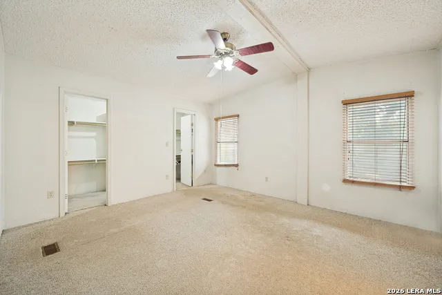 318 Hickory Run La Vernia, TX 78121