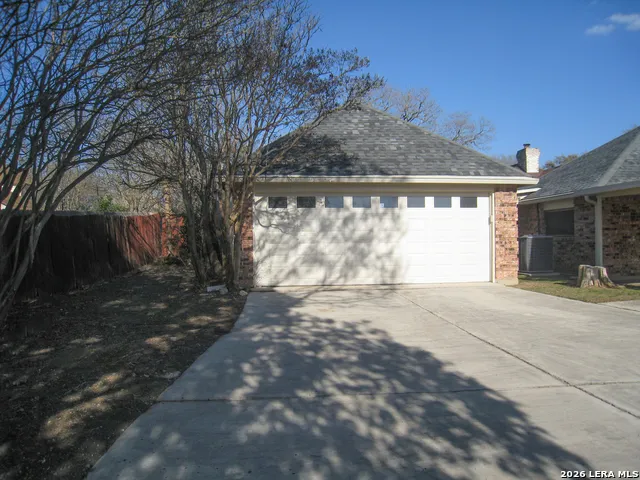 3433 Foxbriar Schertz, TX 78154