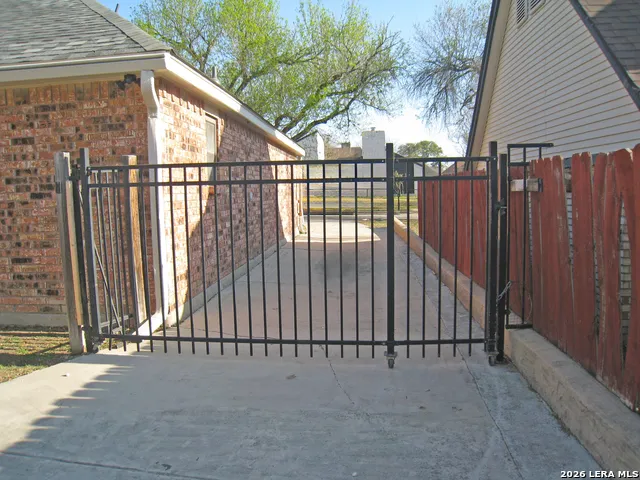 3433 Foxbriar Schertz, TX 78154
