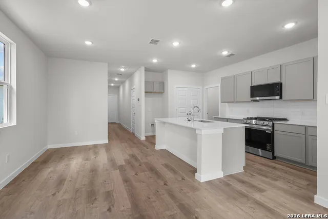 9934 Chavaneaux Lndg San Antonio, TX 78221