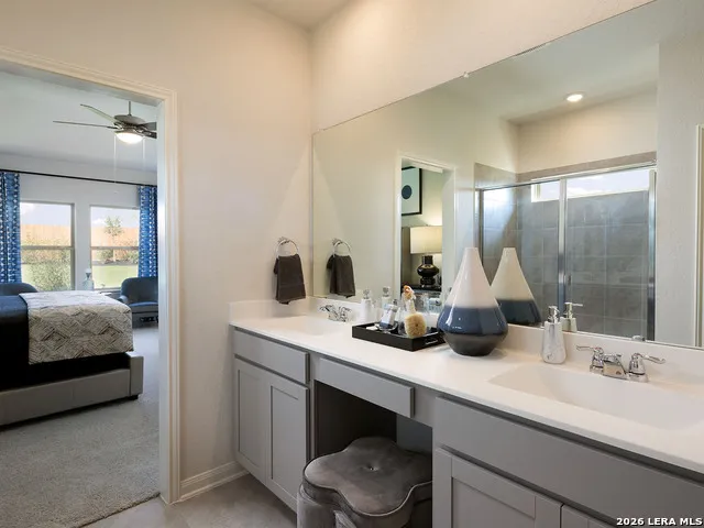 9906 Medicine Hat San Antonio, TX 78254