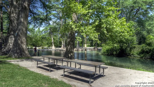 704 Alex Auld Leakey, TX 78873