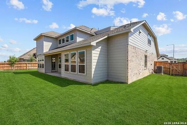 165 Annette Dr Castroville, TX 78009