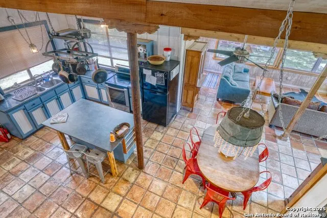 394 Squirrel Bend Reagan Wells, TX 78801
