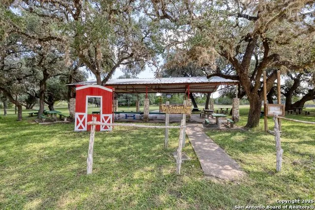 394 Squirrel Bend Reagan Wells, TX 78801