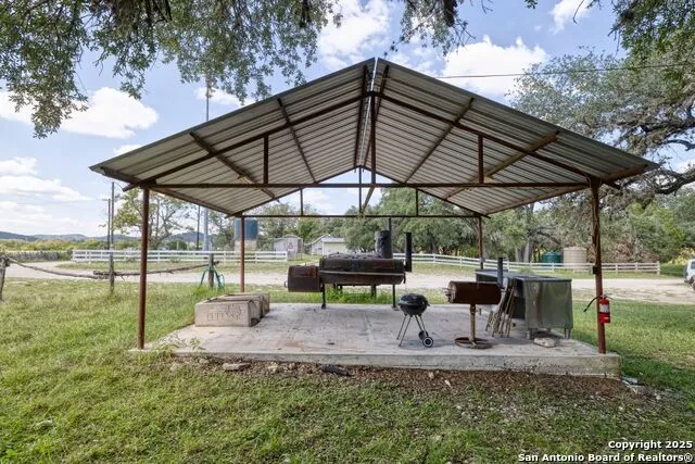 394 Squirrel Bend Reagan Wells, TX 78801