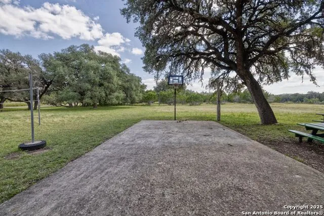394 Squirrel Bend Reagan Wells, TX 78801