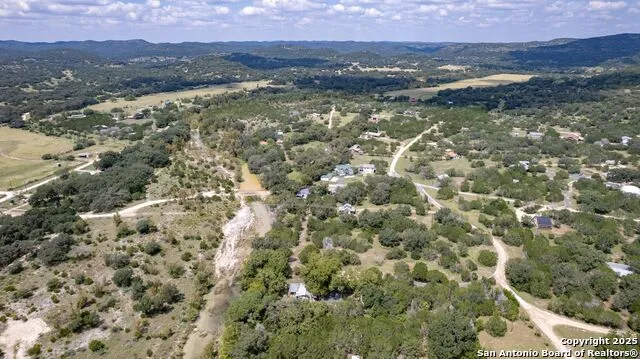 394 Squirrel Bend Reagan Wells, TX 78801