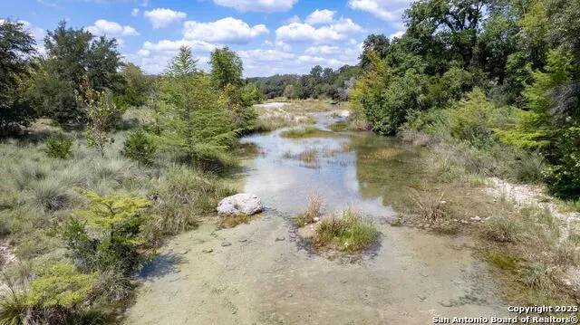 394 Squirrel Bend Reagan Wells, TX 78801