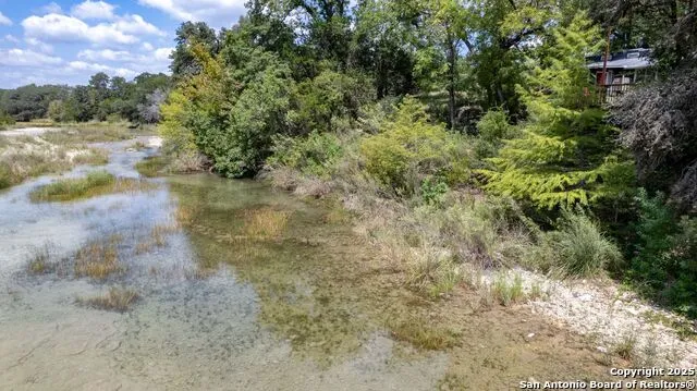 394 Squirrel Bend Reagan Wells, TX 78801