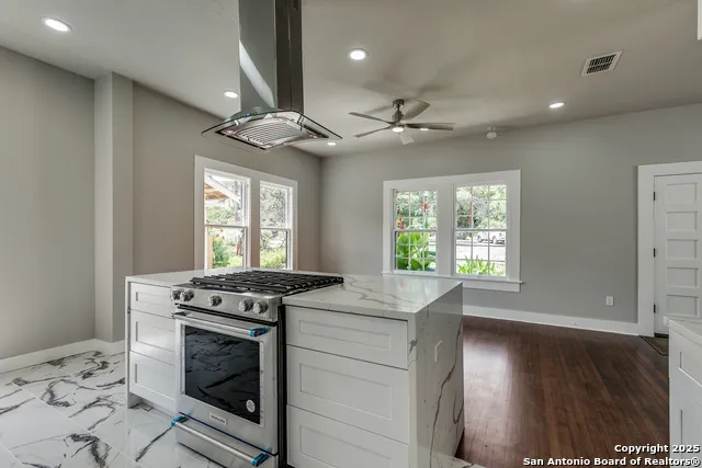 430 E Mulberry Ave San Antonio, TX 78212