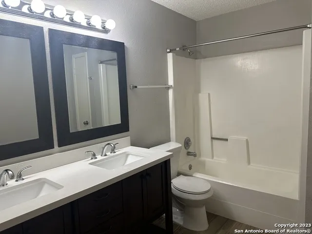 10015 Amber Field San Antonio, TX 78245