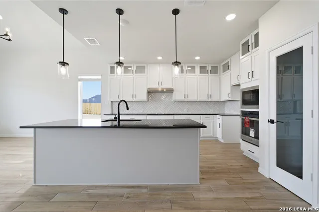 164 Richard Drive Castroville, TX 78009