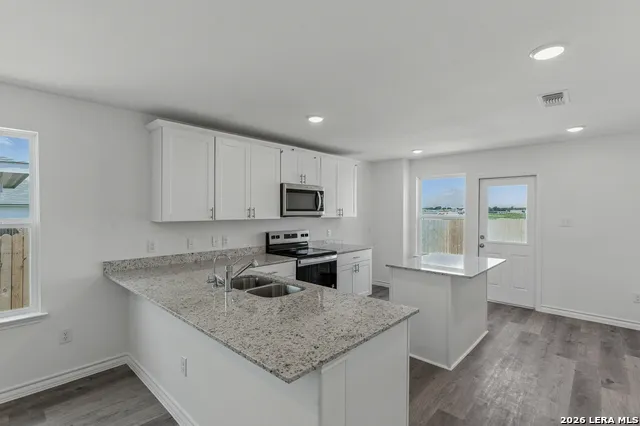 4125 LAZY LILY DR Seguin, TX 78155