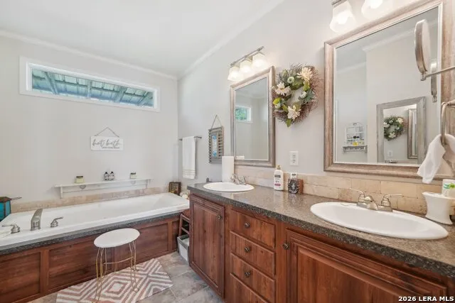 9009 Farm to Market 462 S. Hondo, TX 78861