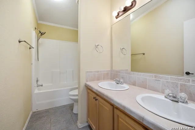 672 CUTTERS TRL Pipe Creek, TX 78063
