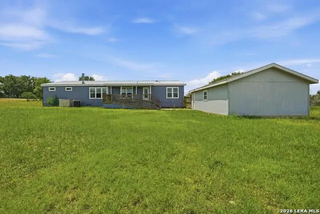 672 CUTTERS TRL Pipe Creek, TX 78063