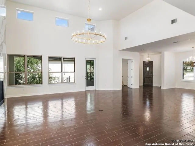 7222 BLUFF RUN San Antonio, TX 78257
