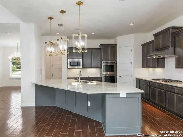 7222 BLUFF RUN San Antonio, TX 78257
