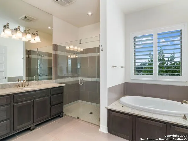 7222 BLUFF RUN San Antonio, TX 78257