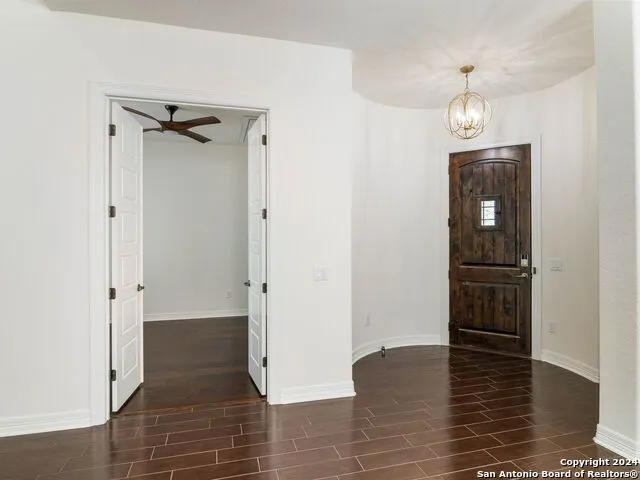 7222 BLUFF RUN San Antonio, TX 78257