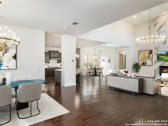 7222 BLUFF RUN San Antonio, TX 78257