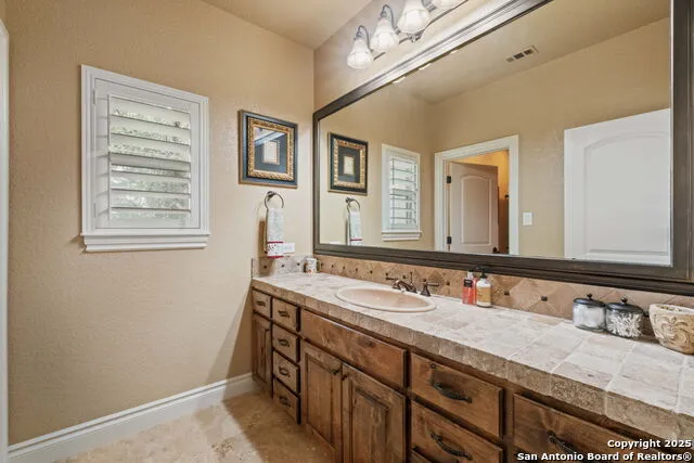 44 Oakland Hls Boerne, TX 78006