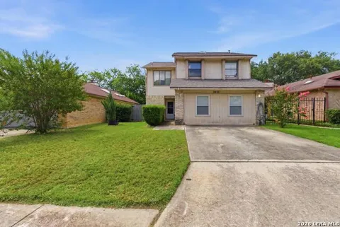 2952 WOOD CIRCLE