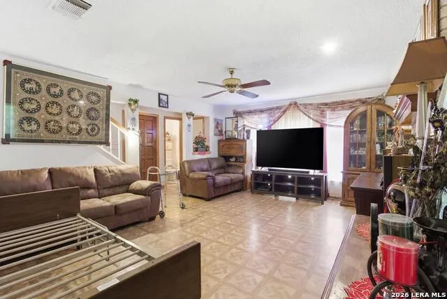 2952 WOOD CIRCLE San Antonio, TX 78251